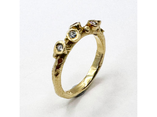 Cluster Ring (Q) - 9ct gold/diamonds