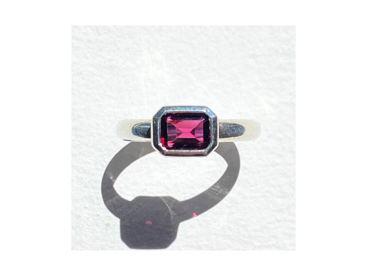 Oval Bezel Ring - Rhodolite Garnet