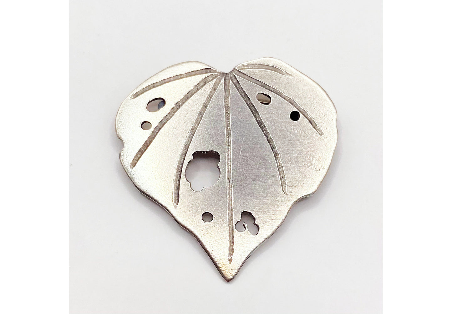 Kawakawa Brooch