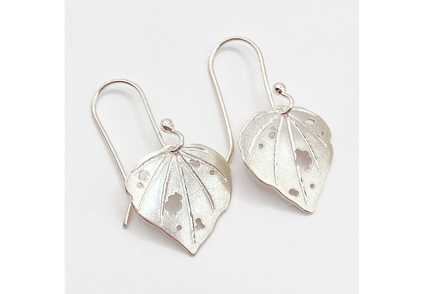 Small Kawakawa Dangle earrings