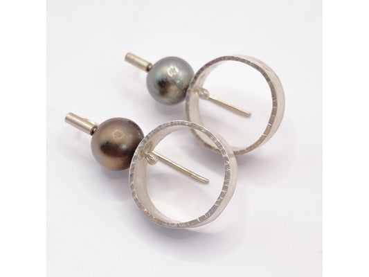 Black Pearl Hoop earrings