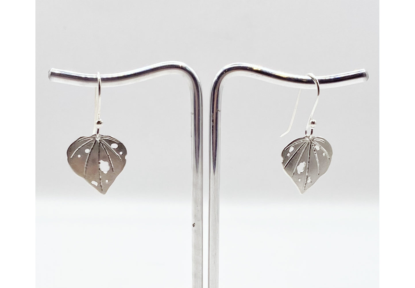 Small Kawakawa Dangle earrings