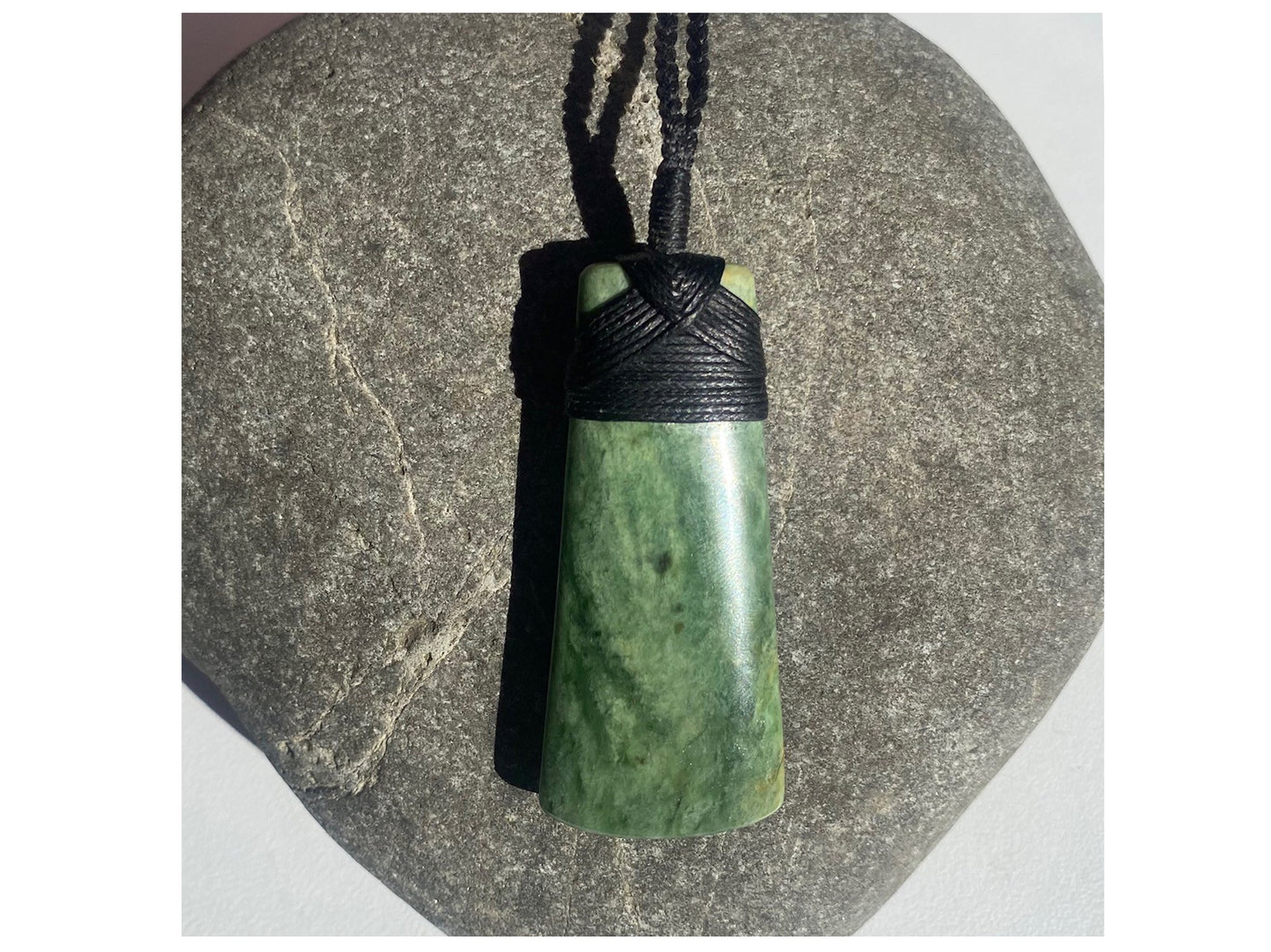 Hei Toki Kawakawa Pounamu Pendant