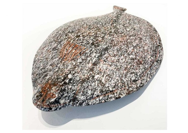 FLOATING
Dan Summers
Granite
550 x 380 x 80mm
$2,200