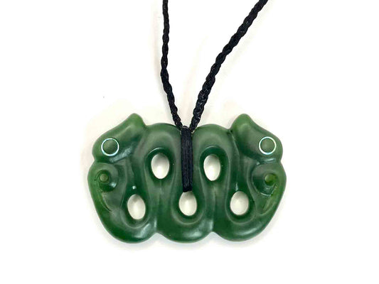 Pounamu hei pekapeka