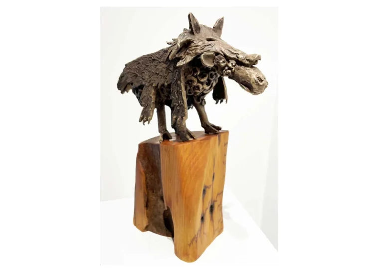 31 SUBTERFUGE
Ashley Smith
Lost wax cast Bronze and Kauri
270 x 320 x 100mm
Edition 1/1
$2,800
SOLD