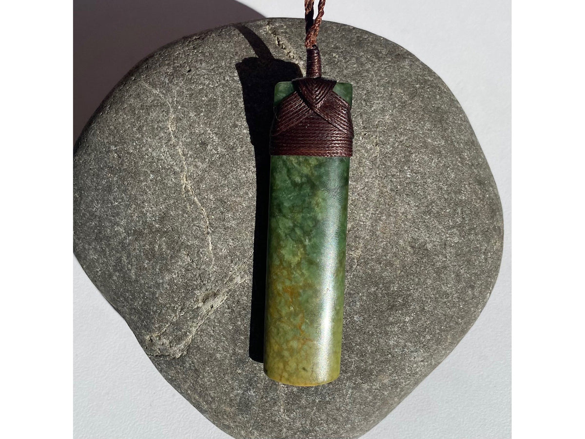 Hei Toki Raukaraka Pounamu Pendant