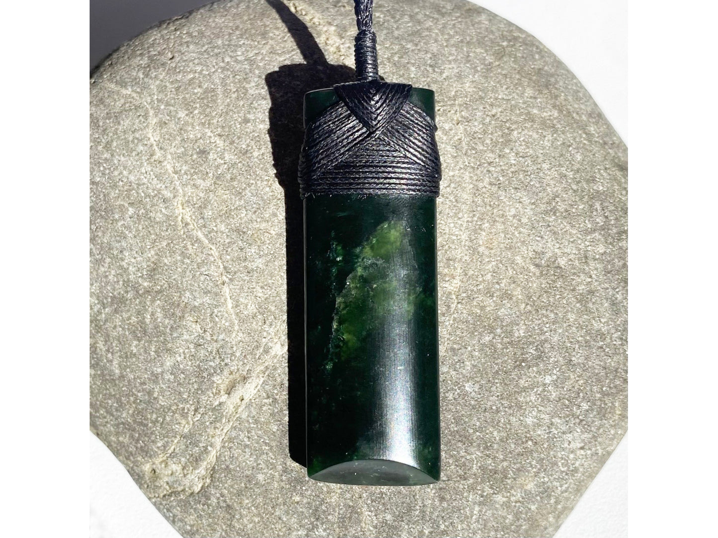 Hei Toki Kawakawa Pounamu Pendant