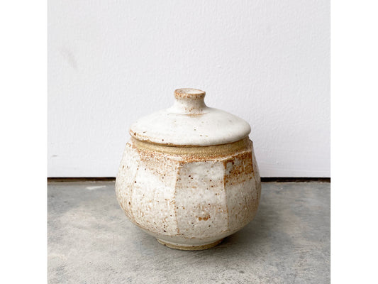 Small faceted jar, dolomite