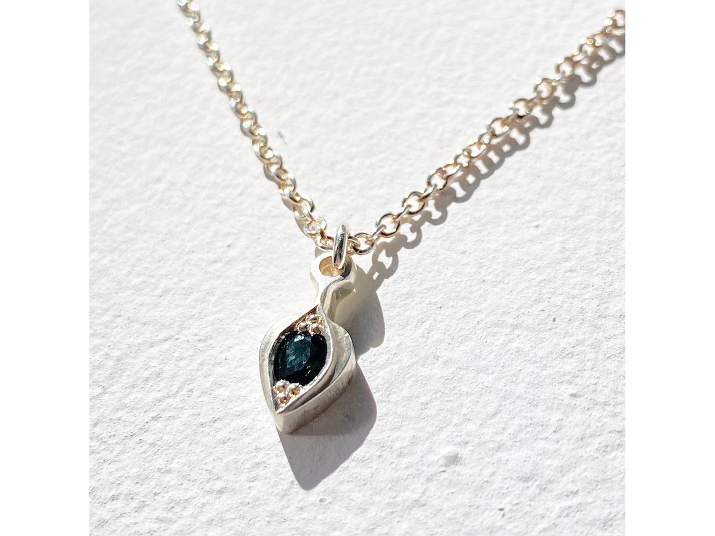Nouveau Leaf Necklace