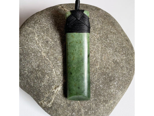 Hei Toki Kawakawa Pounamu Pendant (black cord)
