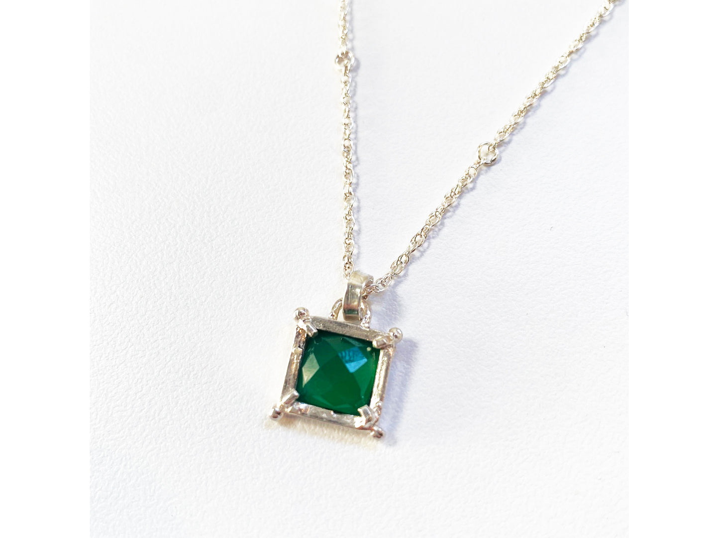 Necklace future artifacts Green onyx + silver