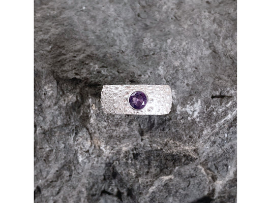 Kina Ring - Round Amethyst