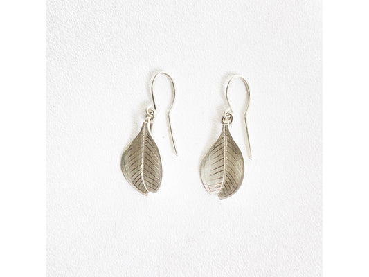 Rata round silver earrings