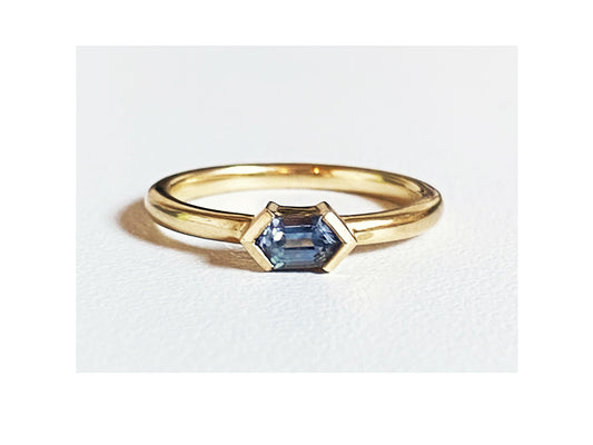 9ct Gold hexangonal Sapphire ring